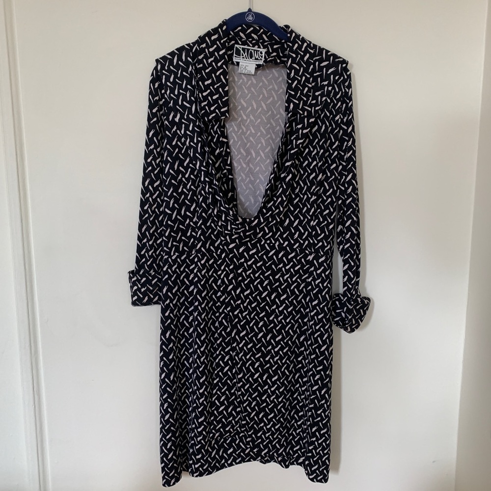 Diane von Furstenberg (DVF) black and white patterned silk wrap dress, size 6